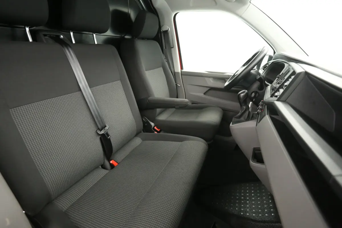 2.0 TDI 150PK L1H1 | Automaat | Airco | Camera | Cruise | 3 Zits | 2xSchuifdeur | Carplay