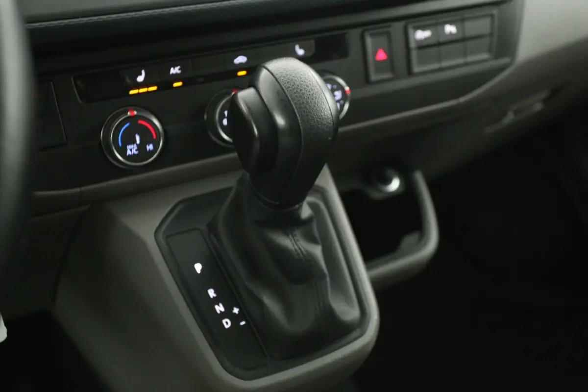 2.0 TDI 150PK L1H1 | Automaat | Airco | Camera | Cruise | 3 Zits | 2xSchuifdeur | Carplay