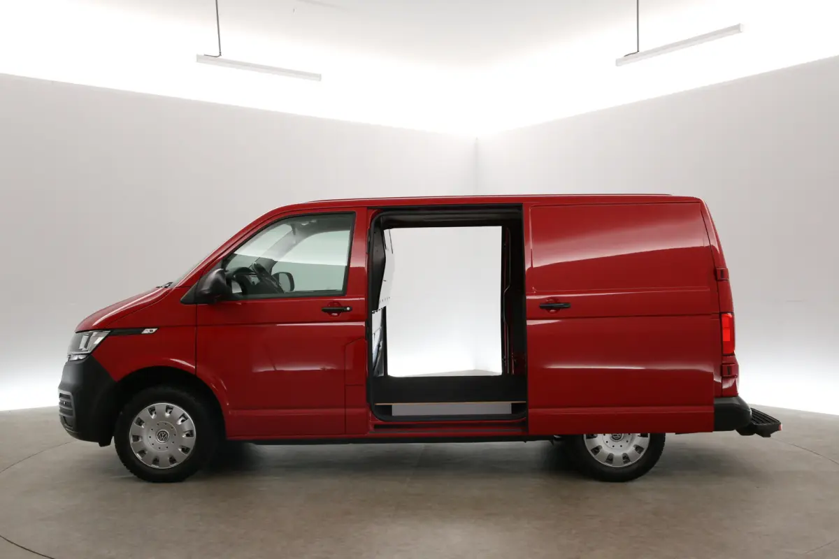 2.0 TDI 150PK L1H1 | Automaat | Airco | Camera | Cruise | 3 Zits | 2xSchuifdeur | Carplay