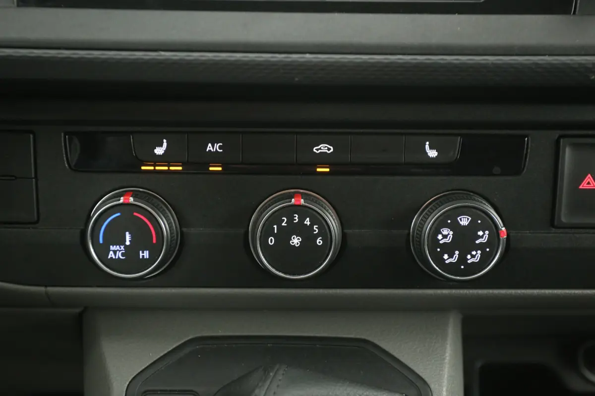 2.0 TDI 150PK L1H1 | Automaat | Airco | Camera | Cruise | 3 Zits | 2xSchuifdeur | Carplay