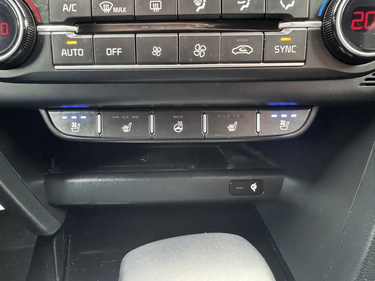 1.5 T-GDi GT-Line Automaat Stoelkoeling + Verwarming Stuurverw. Achterb.Verw Adaptive Cruise Carplay Camera PDC V + A