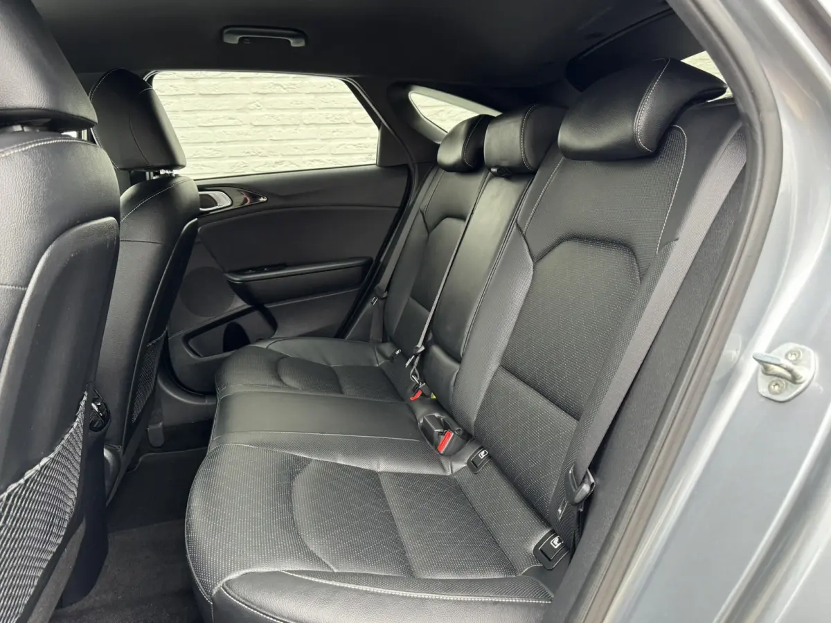1.5 T-GDi GT-Line Automaat Stoelkoeling + Verwarming Stuurverw. Achterb.Verw Adaptive Cruise Carplay Camera PDC V + A