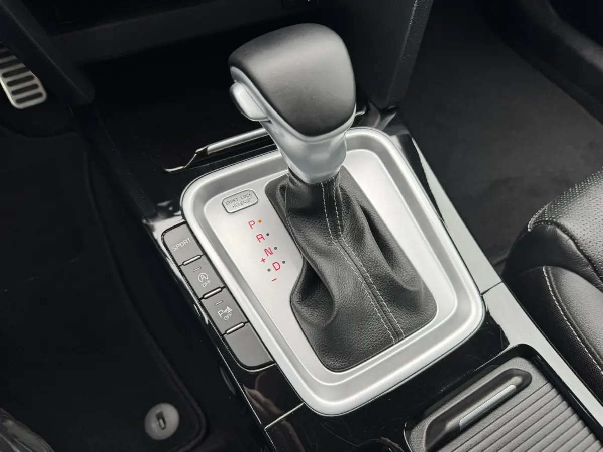 1.5 T-GDi GT-Line Automaat Stoelkoeling + Verwarming Stuurverw. Achterb.Verw Adaptive Cruise Carplay Camera PDC V + A