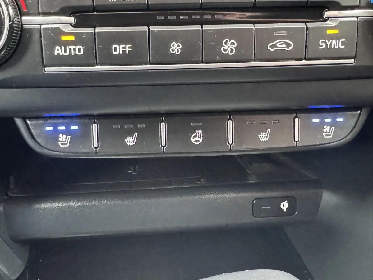 1.5 T-GDi GT-Line Automaat Stoelkoeling + Verwarming Stuurverw. Achterb.Verw Adaptive Cruise Carplay Camera PDC V + A
