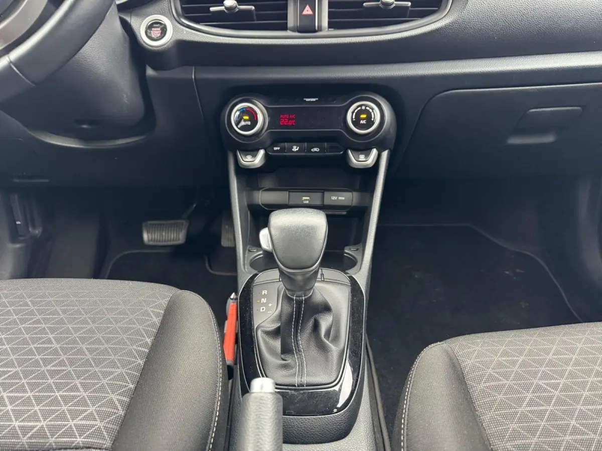 1.0 DPi DynamicPlusLine | Navigatie | Climate control | Cruise control | Parkeer camera | LM-Velgen