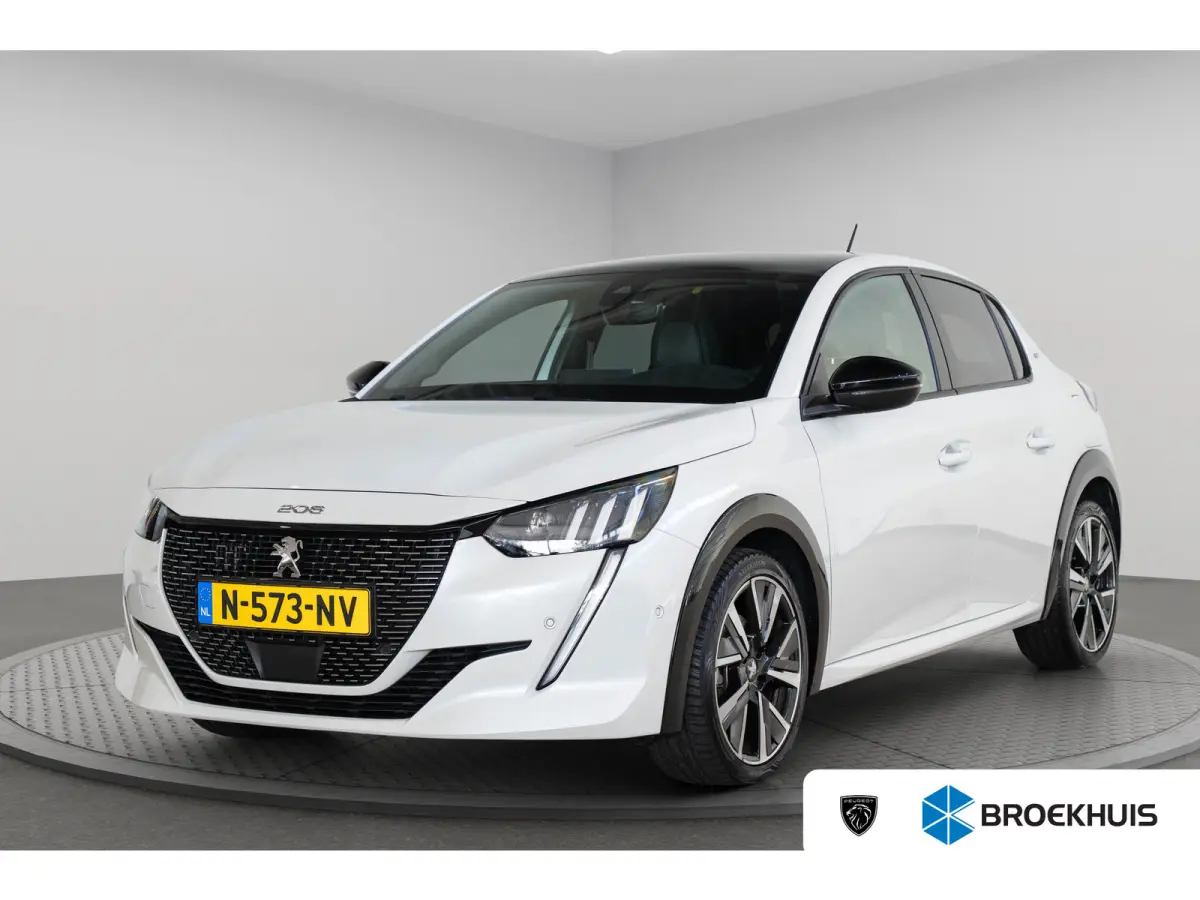 1.2 PureTech GT | Panoramdak | Camera | Navigatie | Parkeersensoren | Dodehoek detectie | Apple Carplay & Android Auto |