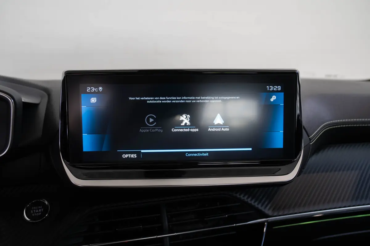 1.2 PureTech GT | Panoramdak | Camera | Navigatie | Parkeersensoren | Dodehoek detectie | Apple Carplay & Android Auto |
