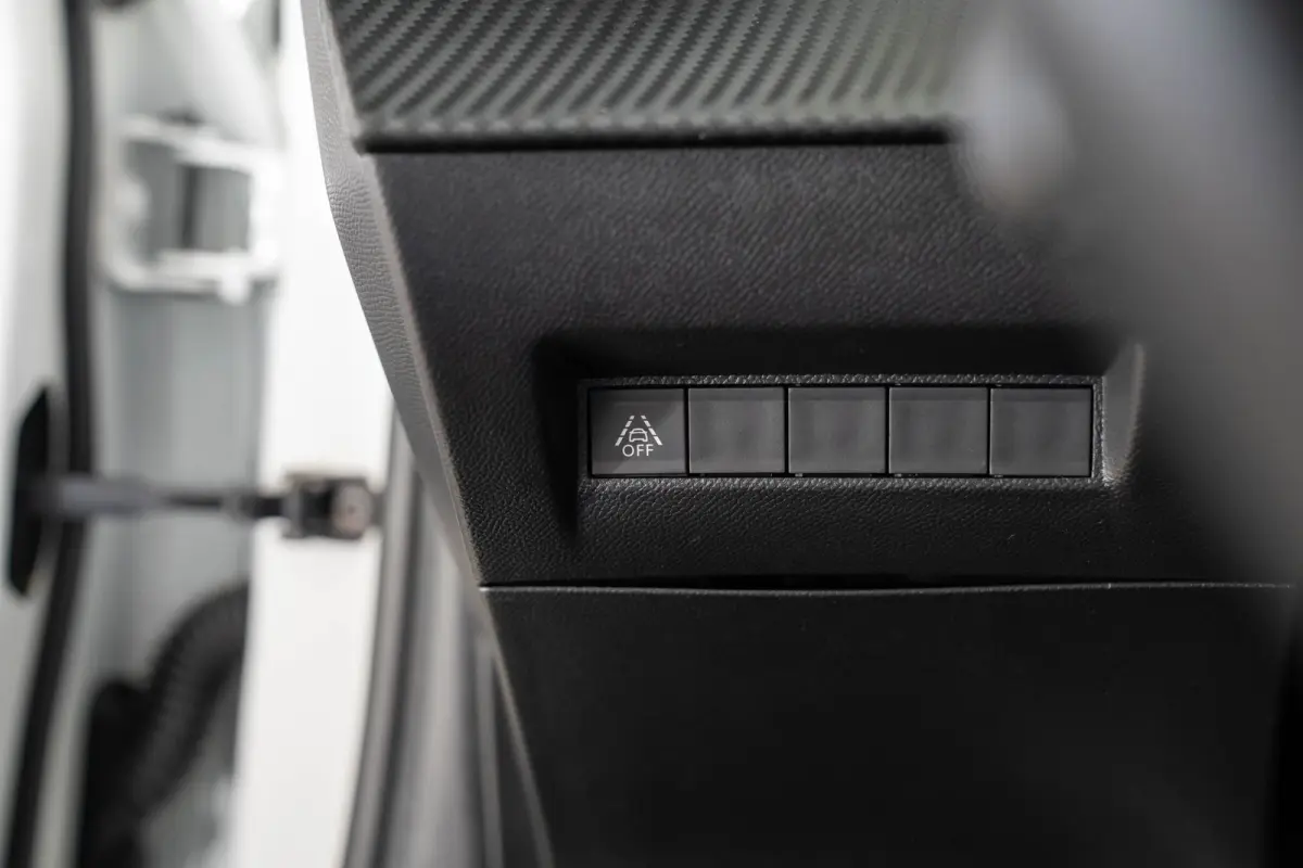 1.2 PureTech GT | Panoramdak | Camera | Navigatie | Parkeersensoren | Dodehoek detectie | Apple Carplay & Android Auto |