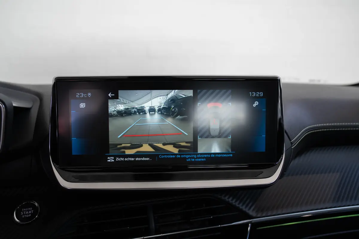 1.2 PureTech GT | Panoramdak | Camera | Navigatie | Parkeersensoren | Dodehoek detectie | Apple Carplay & Android Auto |