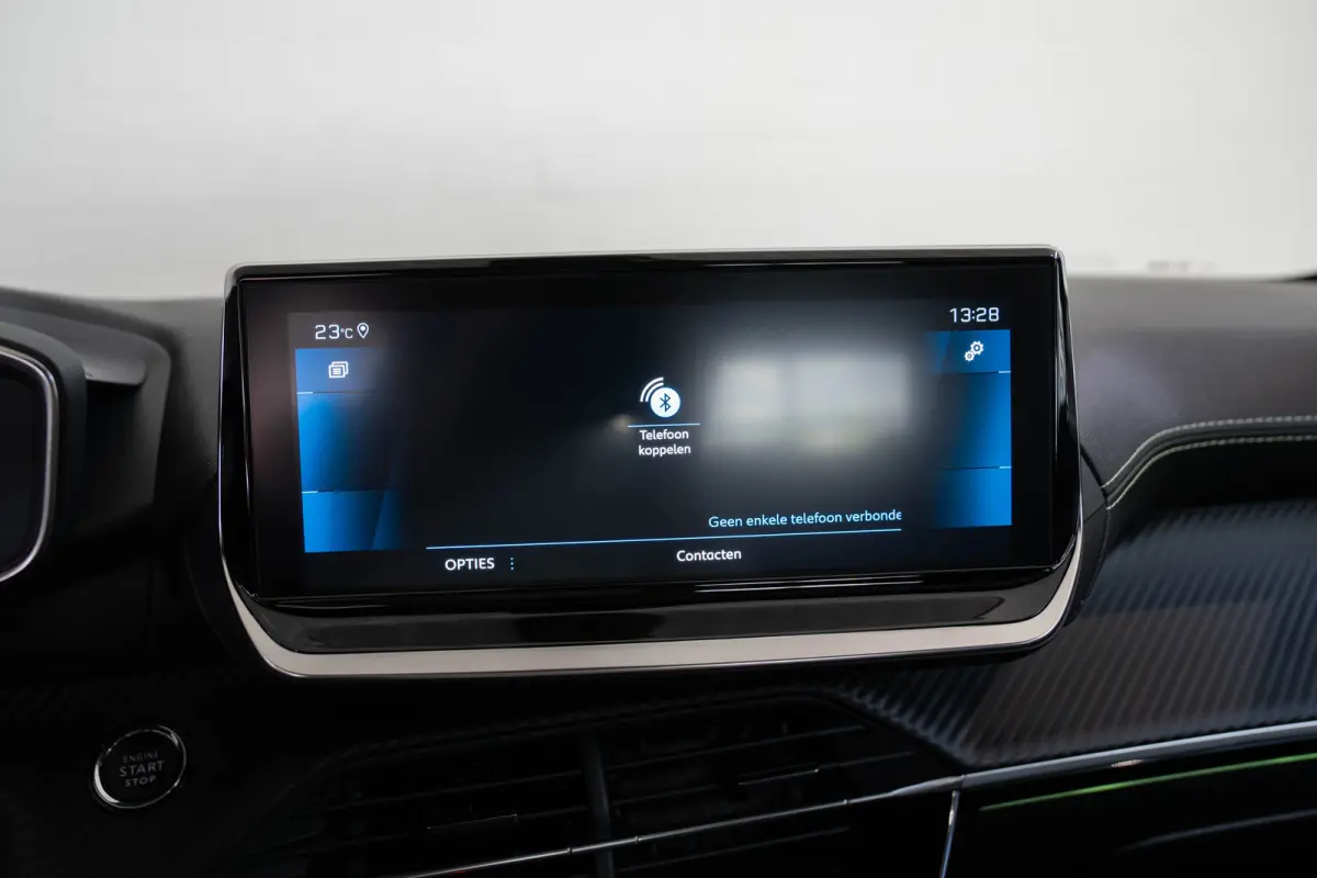 1.2 PureTech GT | Panoramdak | Camera | Navigatie | Parkeersensoren | Dodehoek detectie | Apple Carplay & Android Auto |