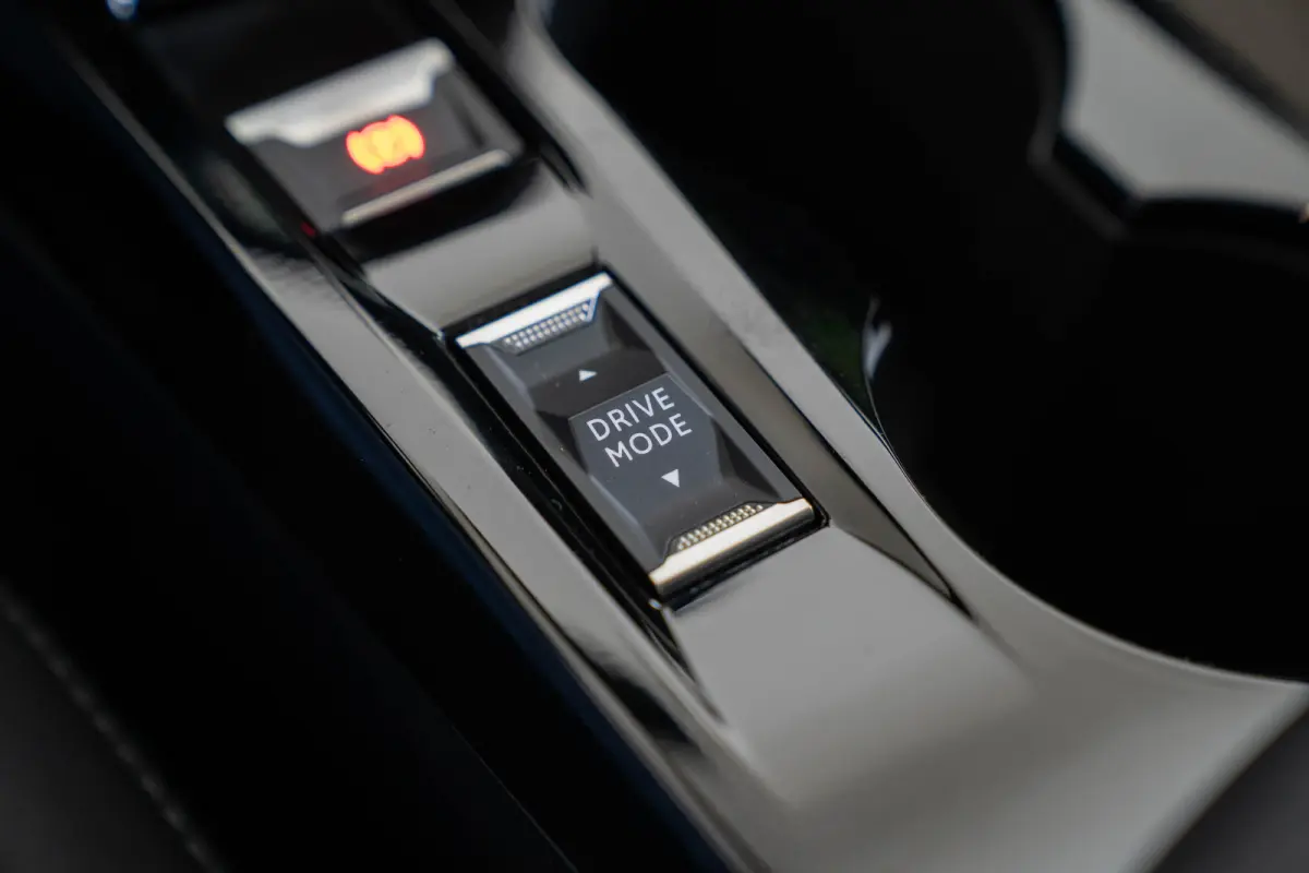 1.2 PureTech GT | Panoramdak | Camera | Navigatie | Parkeersensoren | Dodehoek detectie | Apple Carplay & Android Auto |