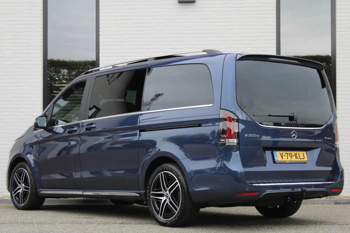 300d / Exclusive / AMG / DC / 4-Matic / Luchtvering / Elec Stoelen / Burmester / Vol Opties / NIEUWSTAAT.