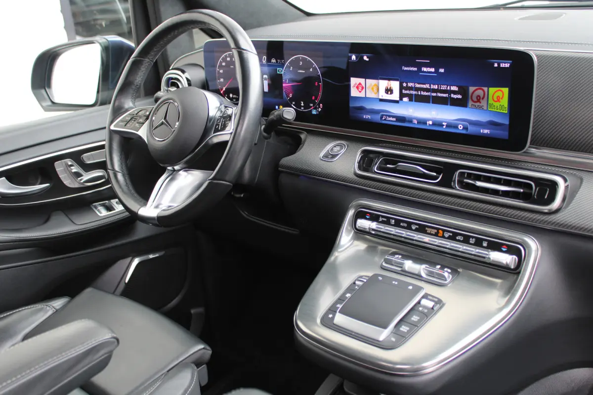 300d / Exclusive / AMG / DC / 4-Matic / Luchtvering / Elec Stoelen / Burmester / Vol Opties / NIEUWSTAAT.