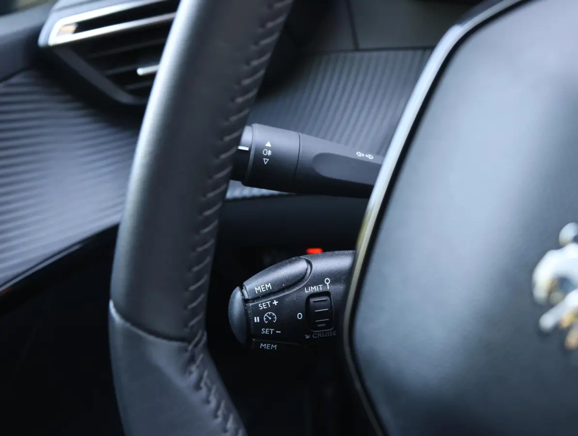 EV Allure Pack 50 kWh | ACCU 93% | Achteruitrijcamera | Apple Carplay/Anroid Auto | Lane Assist | Cruise Control