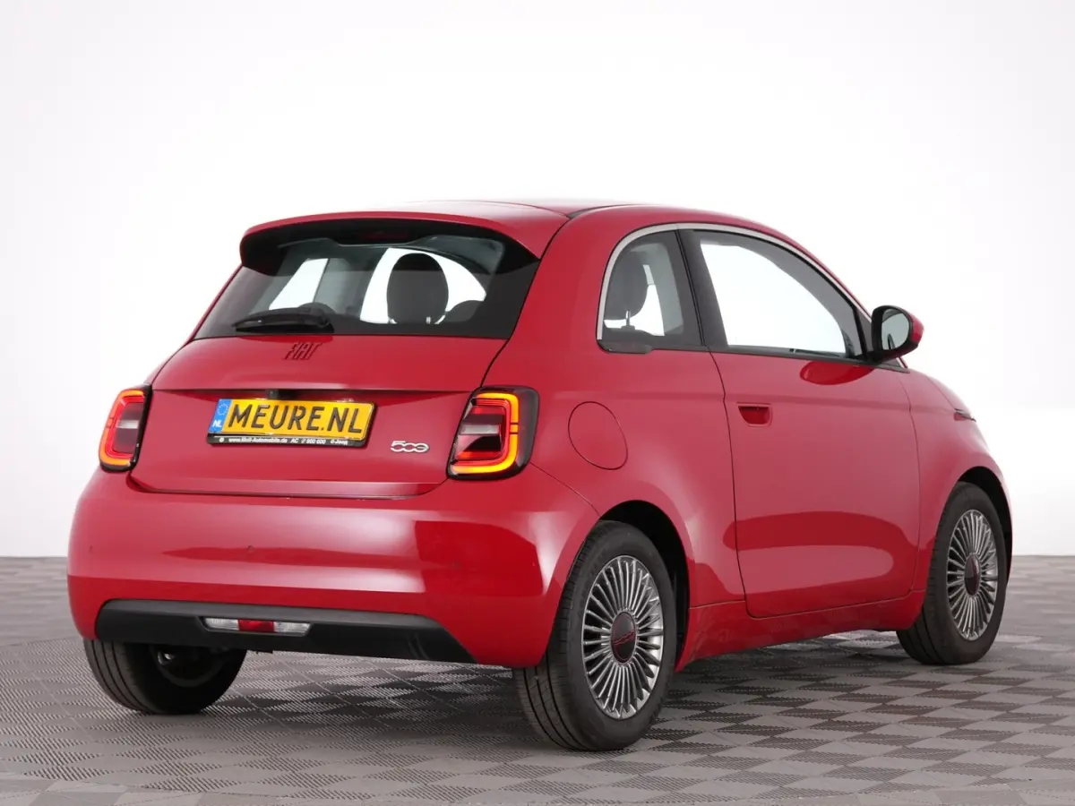 Red 42 kWh | Full LED | CARPLAY | CAMERA | VELGEN | Stoelverwarming | SOH: 94,9% | !