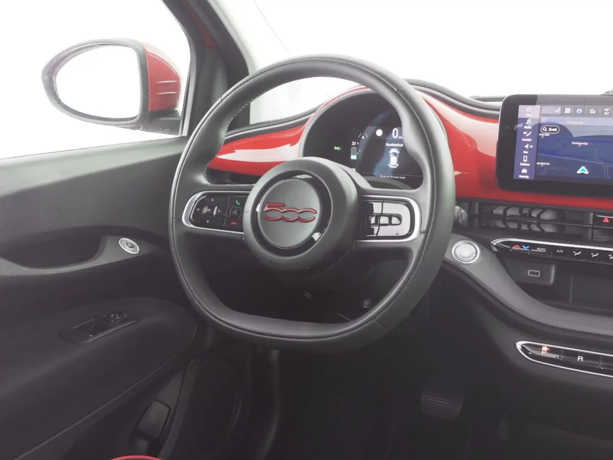 Red 42 kWh | Full LED | CARPLAY | CAMERA | VELGEN | Stoelverwarming | SOH: 94,9% | !