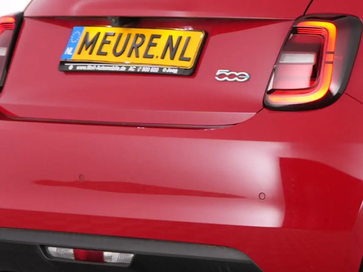 Red 42 kWh | Full LED | CARPLAY | CAMERA | VELGEN | Stoelverwarming | SOH: 94,9% | !