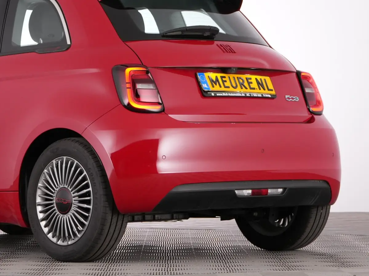 Red 42 kWh | Full LED | CARPLAY | CAMERA | VELGEN | Stoelverwarming | SOH: 94,9% | !