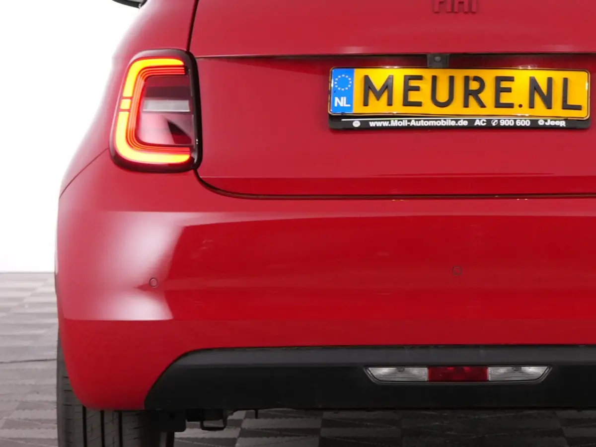 Red 42 kWh | Full LED | CARPLAY | CAMERA | VELGEN | Stoelverwarming | SOH: 94,9% | !