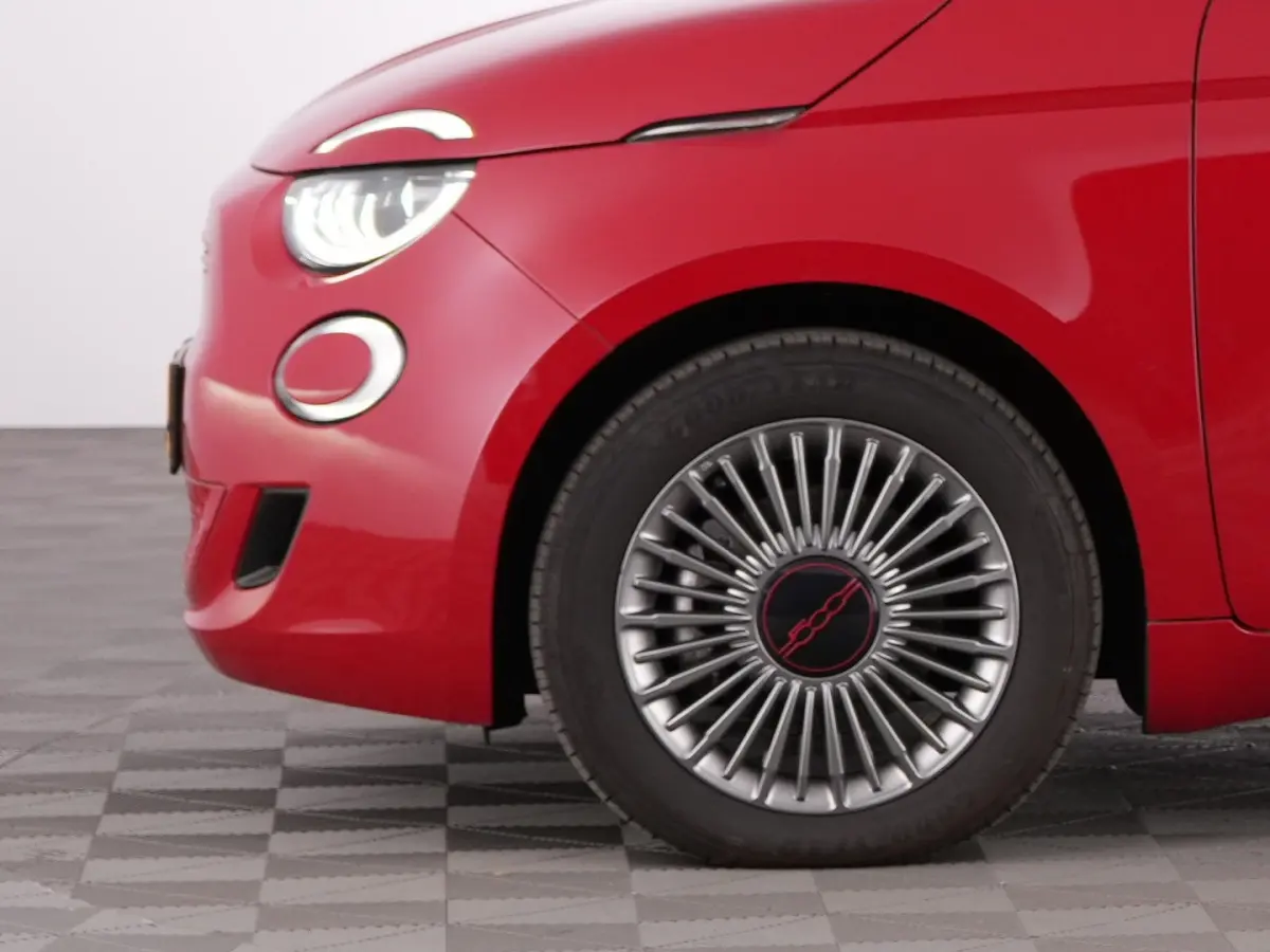 Red 42 kWh | Full LED | CARPLAY | CAMERA | VELGEN | Stoelverwarming | SOH: 94,9% | !