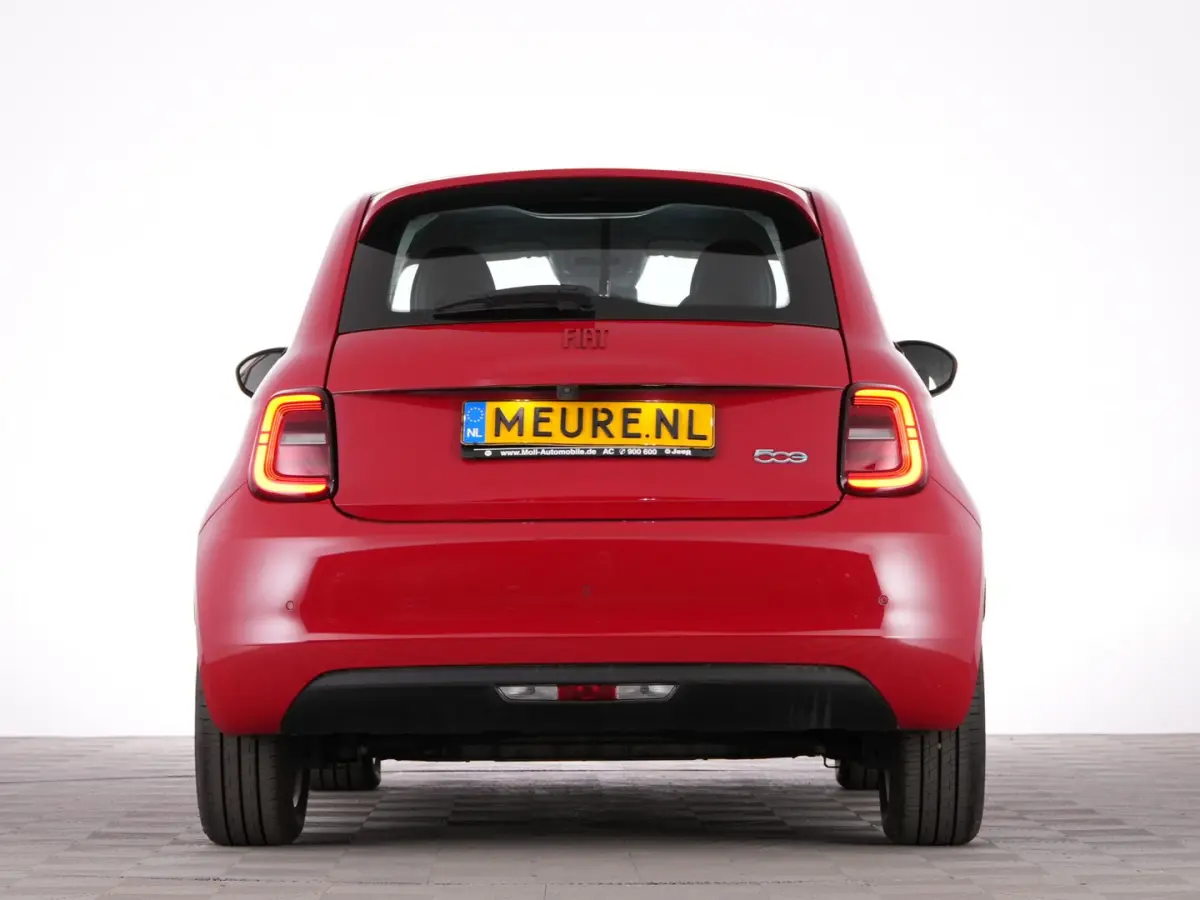 Red 42 kWh | Full LED | CARPLAY | CAMERA | VELGEN | Stoelverwarming | SOH: 94,9% | !