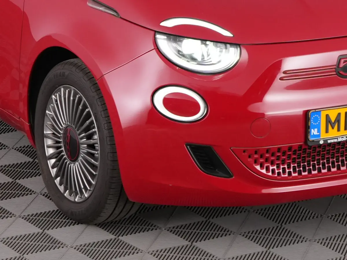 Red 42 kWh | Full LED | CARPLAY | CAMERA | VELGEN | Stoelverwarming | SOH: 94,9% | !