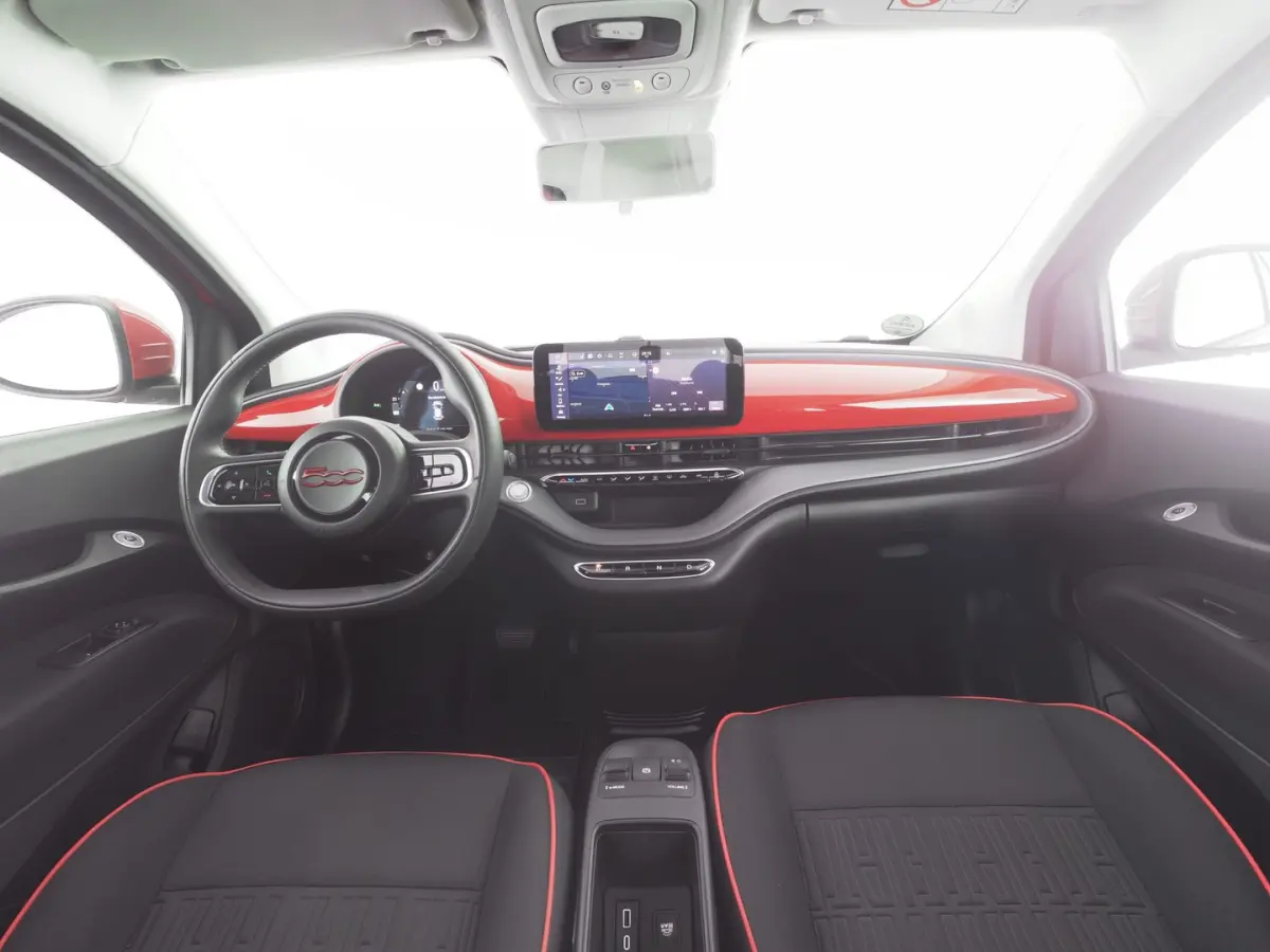 Red 42 kWh | Full LED | CARPLAY | CAMERA | VELGEN | Stoelverwarming | SOH: 94,9% | !