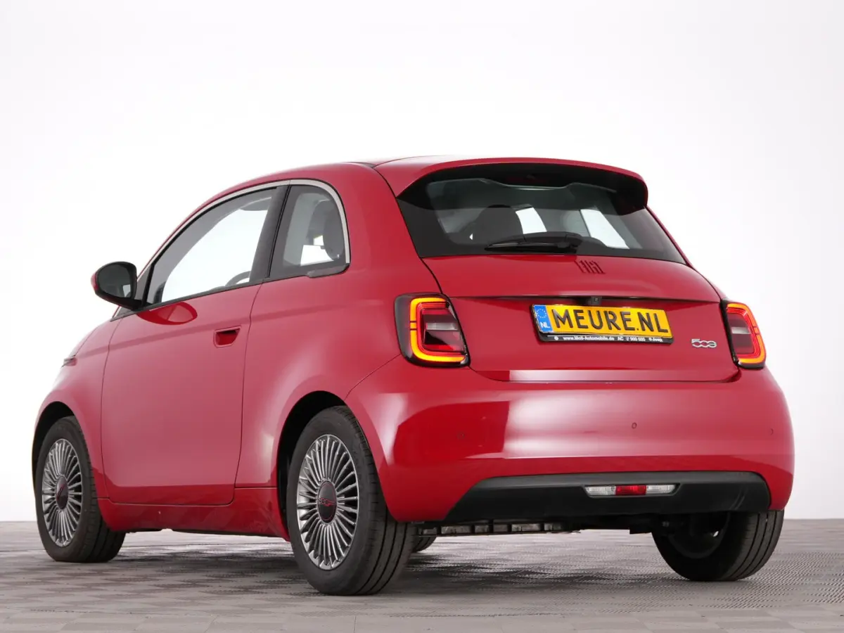 Red 42 kWh | Full LED | CARPLAY | CAMERA | VELGEN | Stoelverwarming | SOH: 94,9% | !