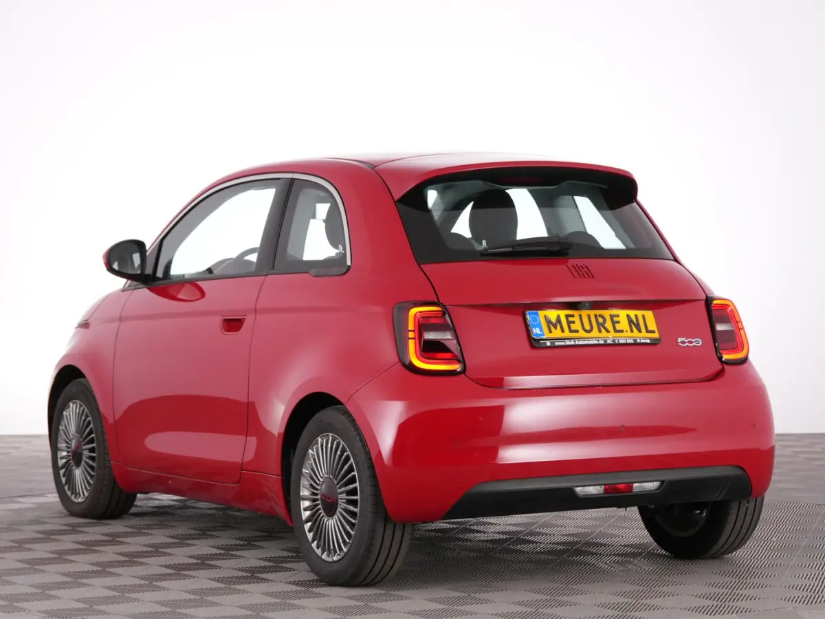 Red 42 kWh | Full LED | CARPLAY | CAMERA | VELGEN | Stoelverwarming | SOH: 94,9% | !
