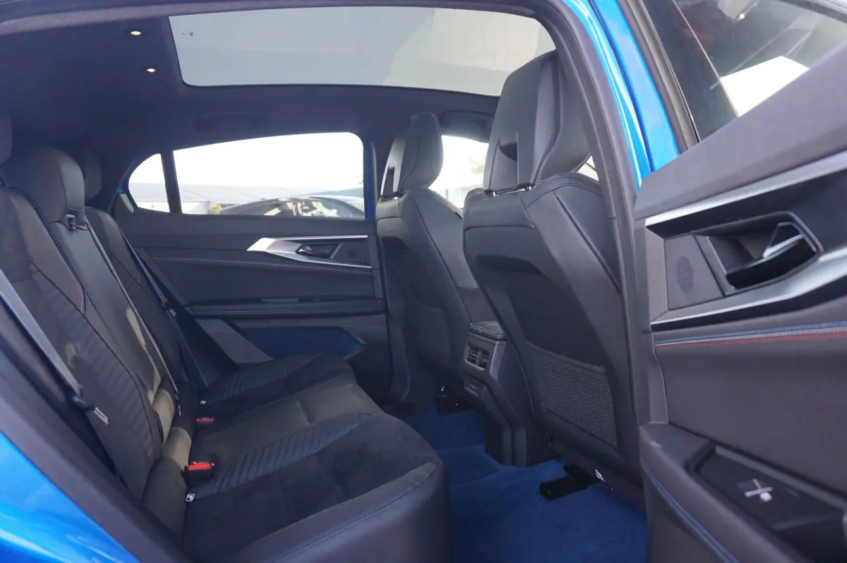 E-Tech 4x4 Plug-in hybrid 300 Esprit Alpine