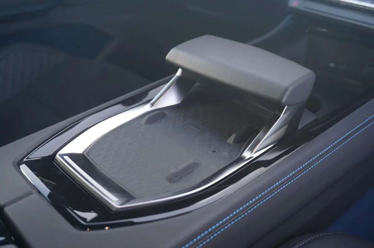 E-Tech 4x4 Plug-in hybrid 300 Esprit Alpine