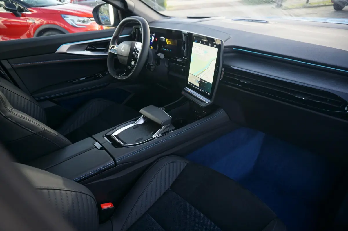 E-Tech 4x4 Plug-in hybrid 300 Esprit Alpine