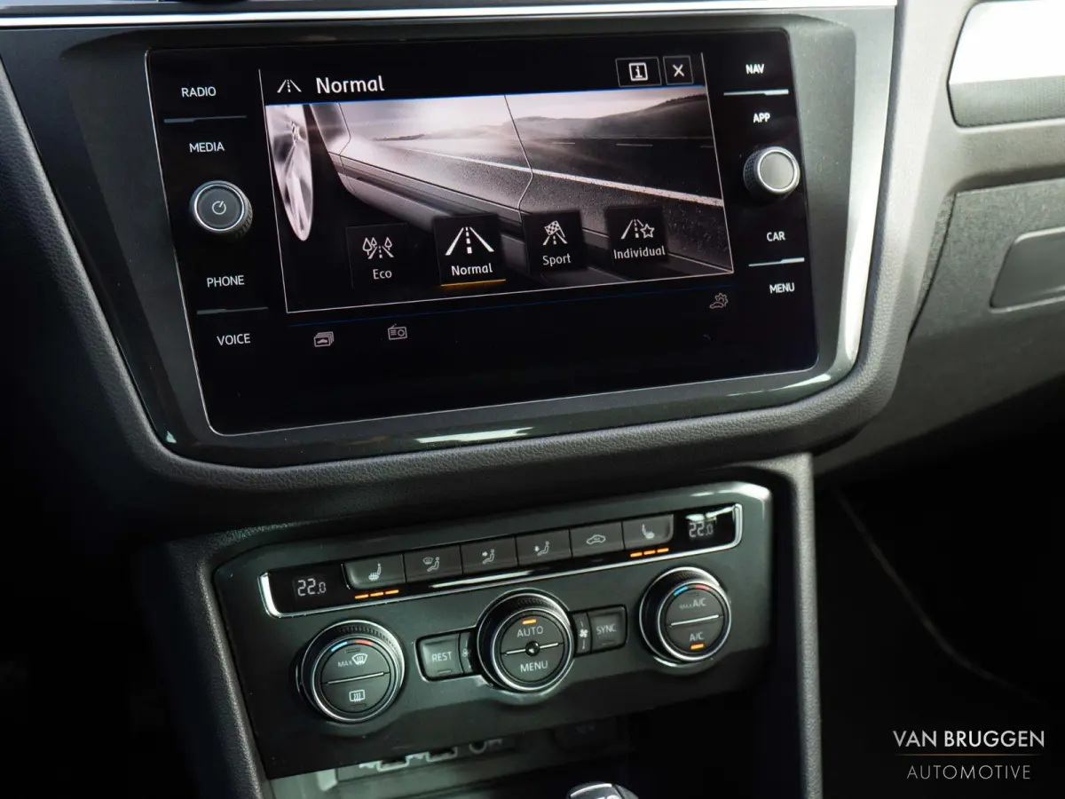 1.4 TSI 4M R-Line Pano Keyless Trekhaak 360 Virtual