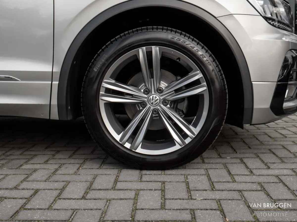 1.4 TSI 4M R-Line Pano Keyless Trekhaak 360 Virtual