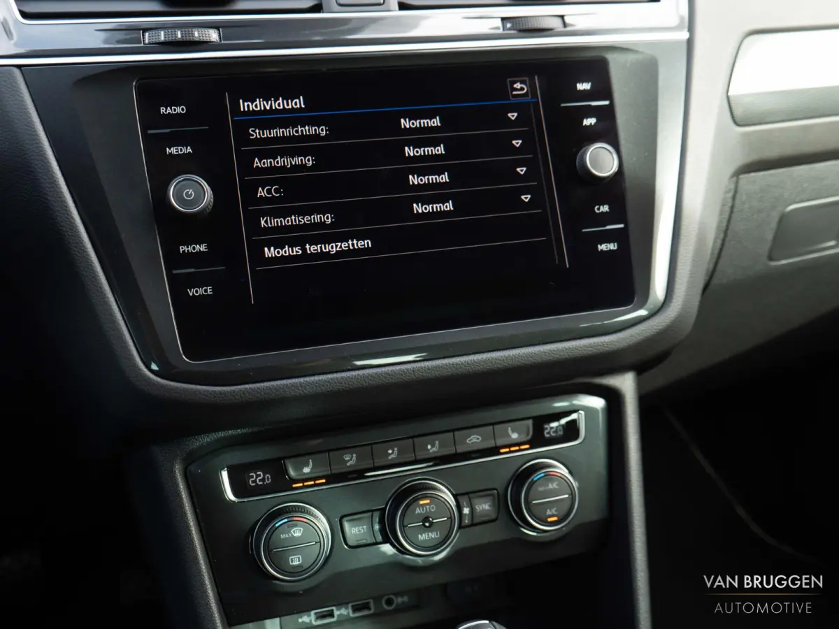 1.4 TSI 4M R-Line Pano Keyless Trekhaak 360 Virtual
