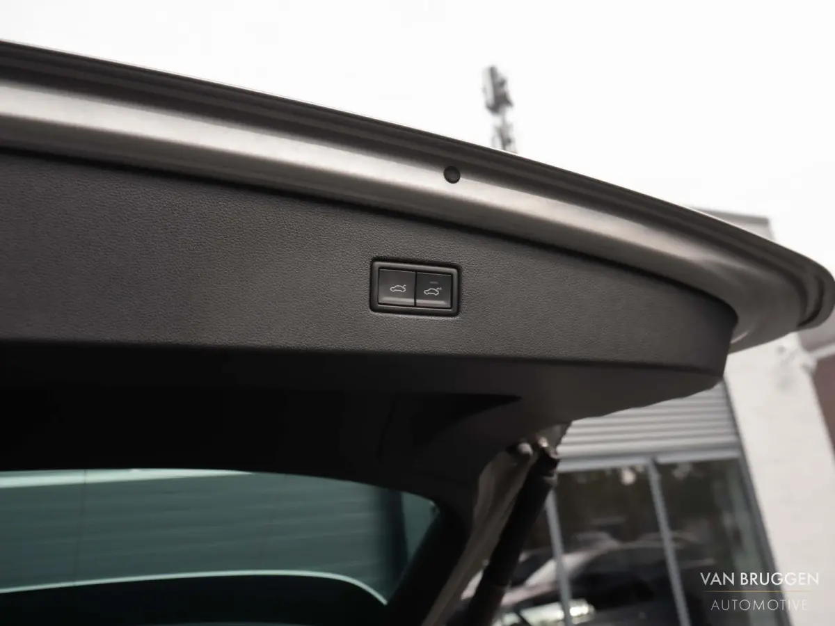 1.4 TSI 4M R-Line Pano Keyless Trekhaak 360 Virtual