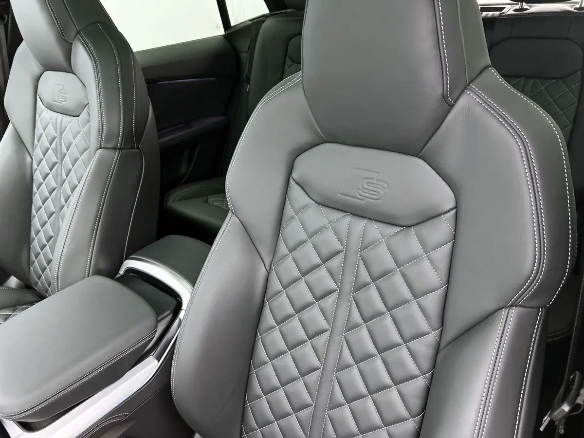 55 TFSI e quattro Pro Line S | Glazen panoramadak | Bang & Olufsen Premium 3D | Comfortsleutel | Trekhaak | Optiekpakket Zwart Plus | leder Bekleding met S-logo |  Lichtpakket plus | Glas Do