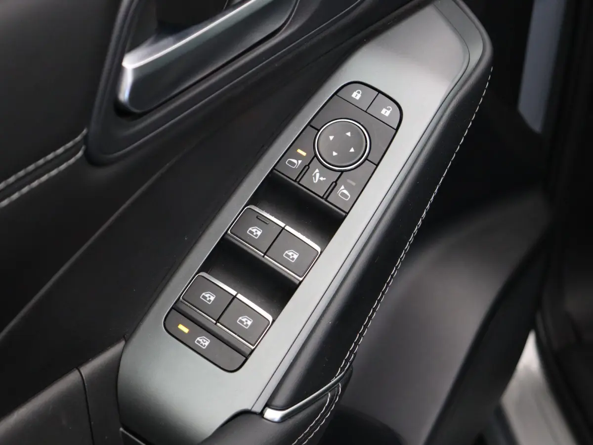 1.5 e-Power N-Connecta | 360 graden camera | Automaat | Stoel & Stuurverwarming | Panoramadak |