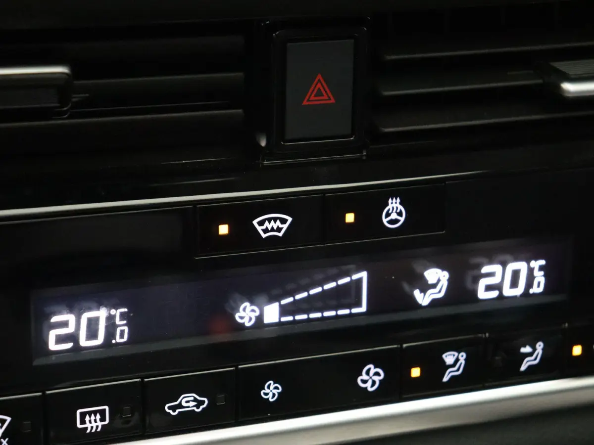 1.5 e-Power N-Connecta | 360 graden camera | Automaat | Stoel & Stuurverwarming | Panoramadak |