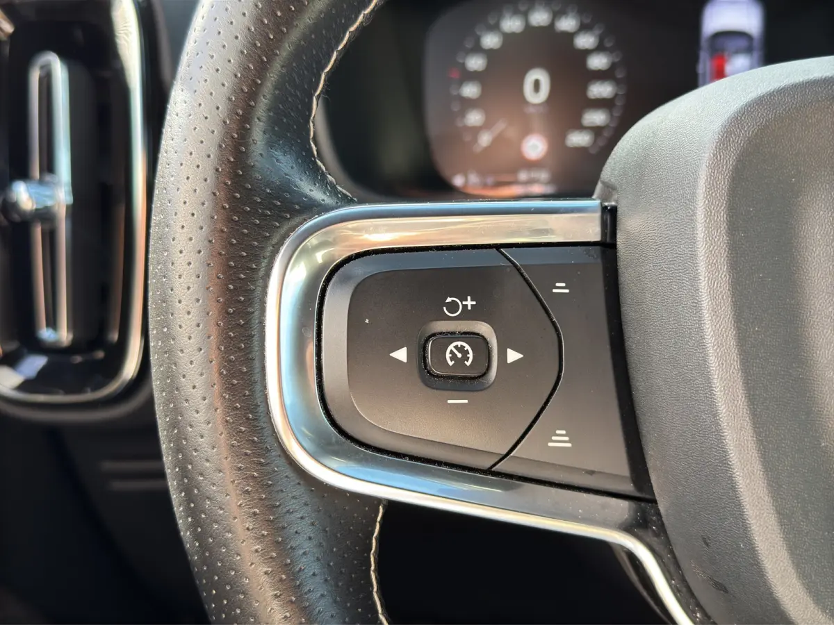 T3 R-Design | Achteruitrijcamera | Apple Carplay/Android Auto|telefoonintegratie premium | DAB ontvanger
