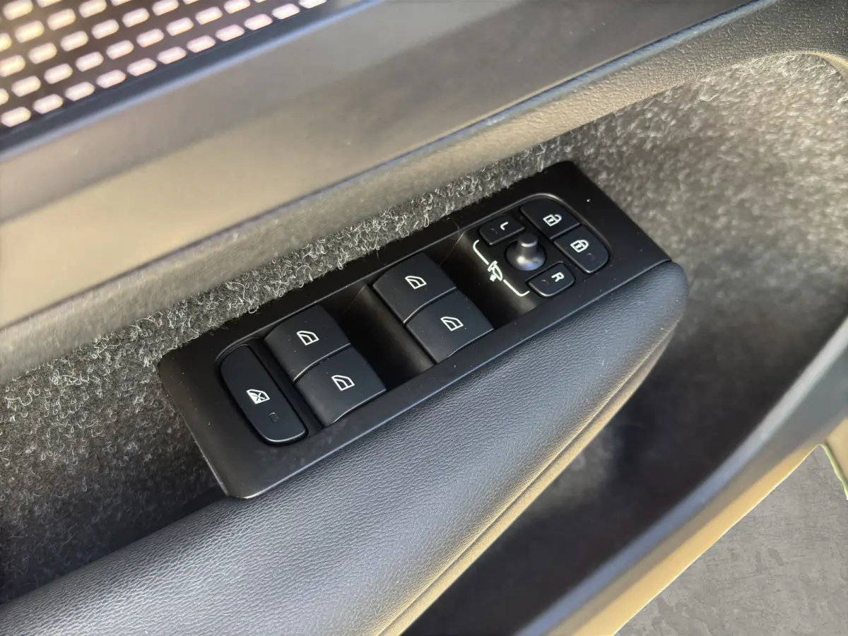 T3 R-Design | Achteruitrijcamera | Apple Carplay/Android Auto|telefoonintegratie premium | DAB ontvanger