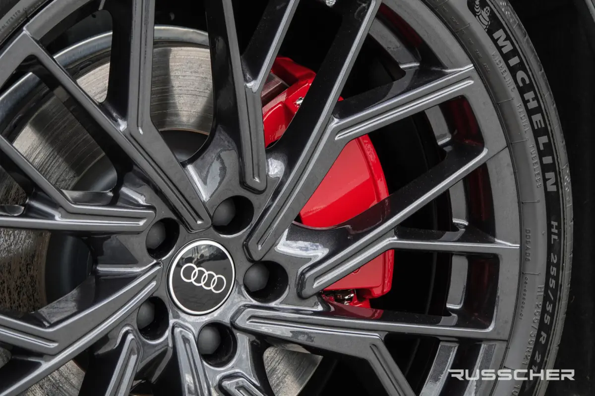 Edition One | 299Pk | quattro | S-Line | Plug-In Hybrid | 360° Camera | 21'' | Mythoszwart