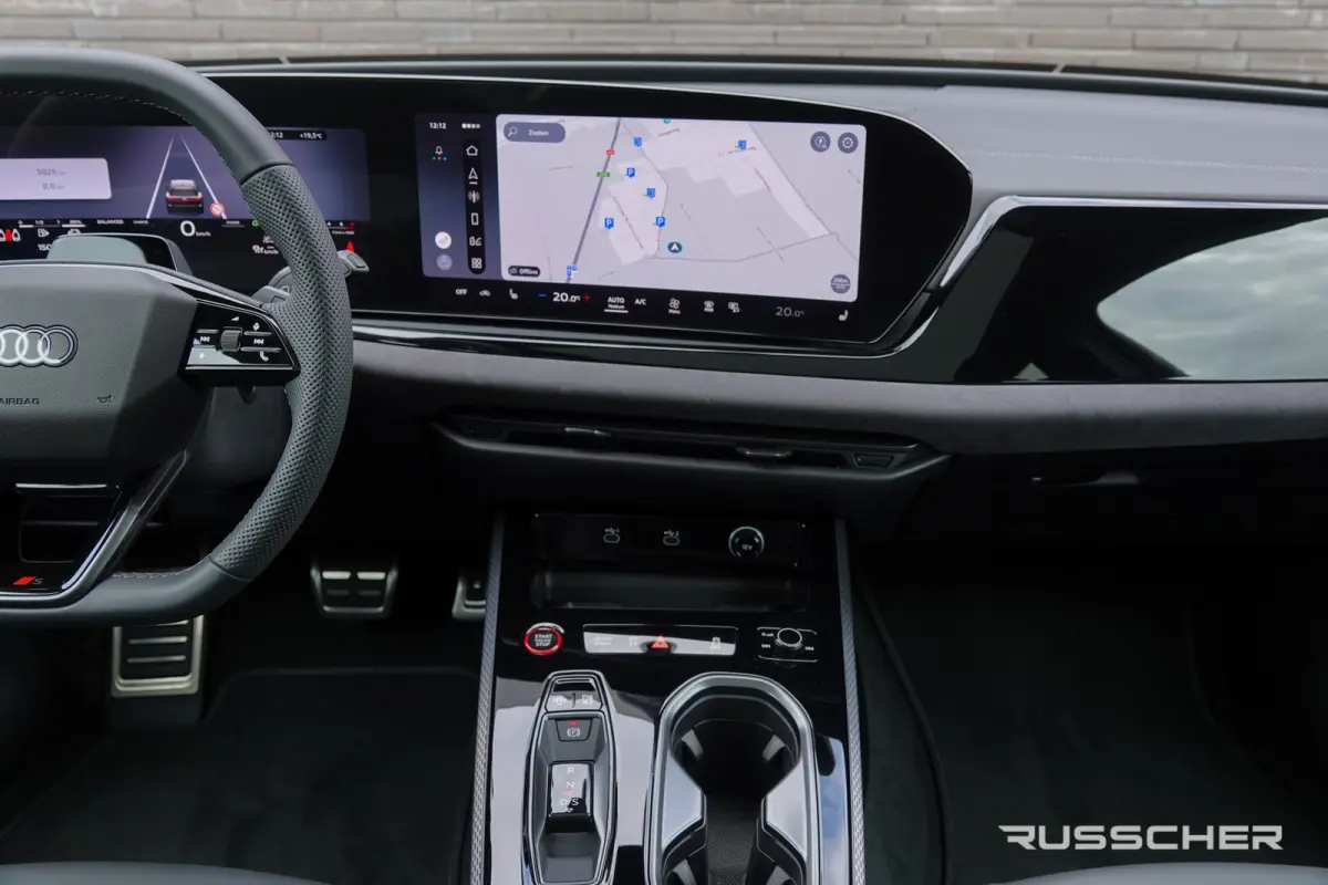 Edition One | 299Pk | quattro | S-Line | Plug-In Hybrid | 360° Camera | 21'' | Mythoszwart