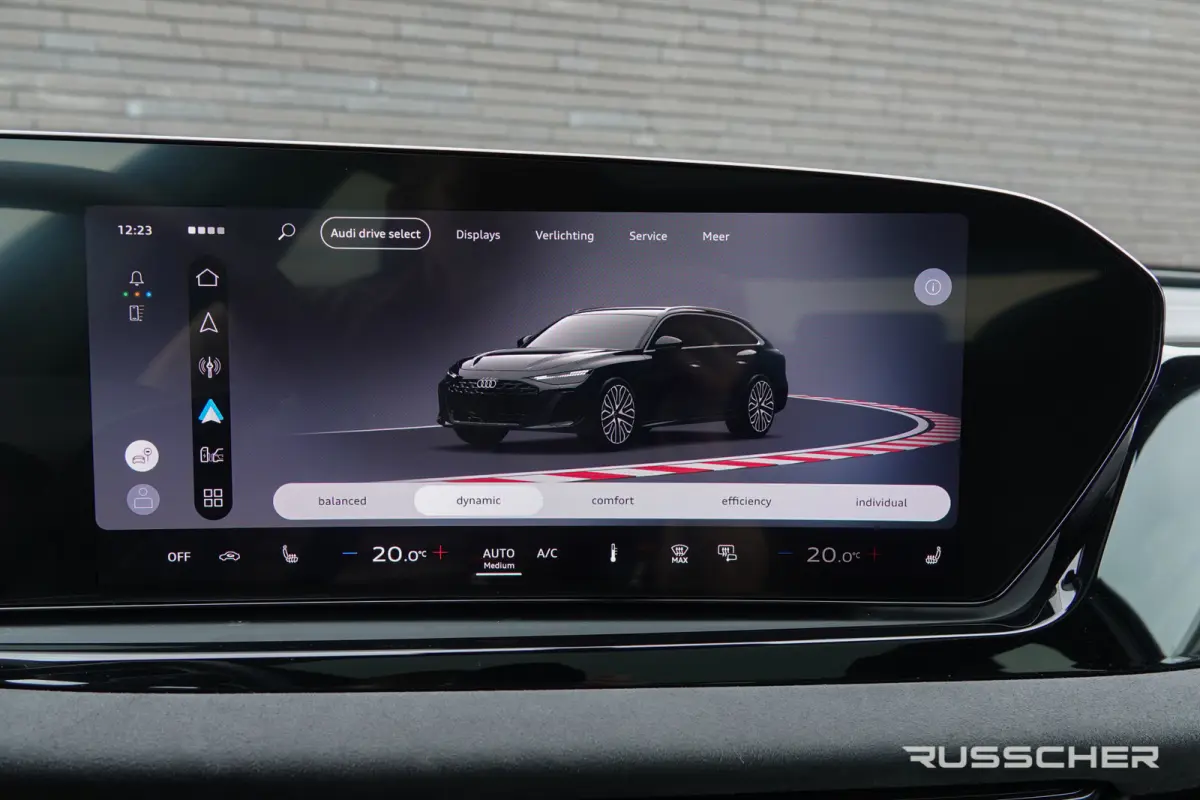 Edition One | 299Pk | quattro | S-Line | Plug-In Hybrid | 360° Camera | 21'' | Mythoszwart