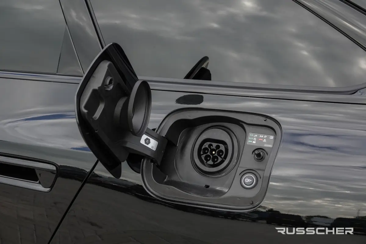 Edition One | 299Pk | quattro | S-Line | Plug-In Hybrid | 360° Camera | 21'' | Mythoszwart