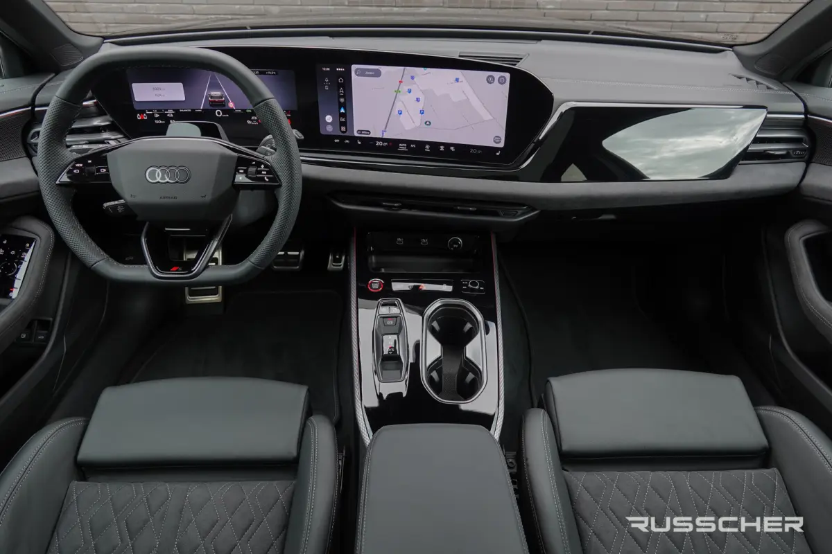Edition One | 299Pk | quattro | S-Line | Plug-In Hybrid | 360° Camera | 21'' | Mythoszwart