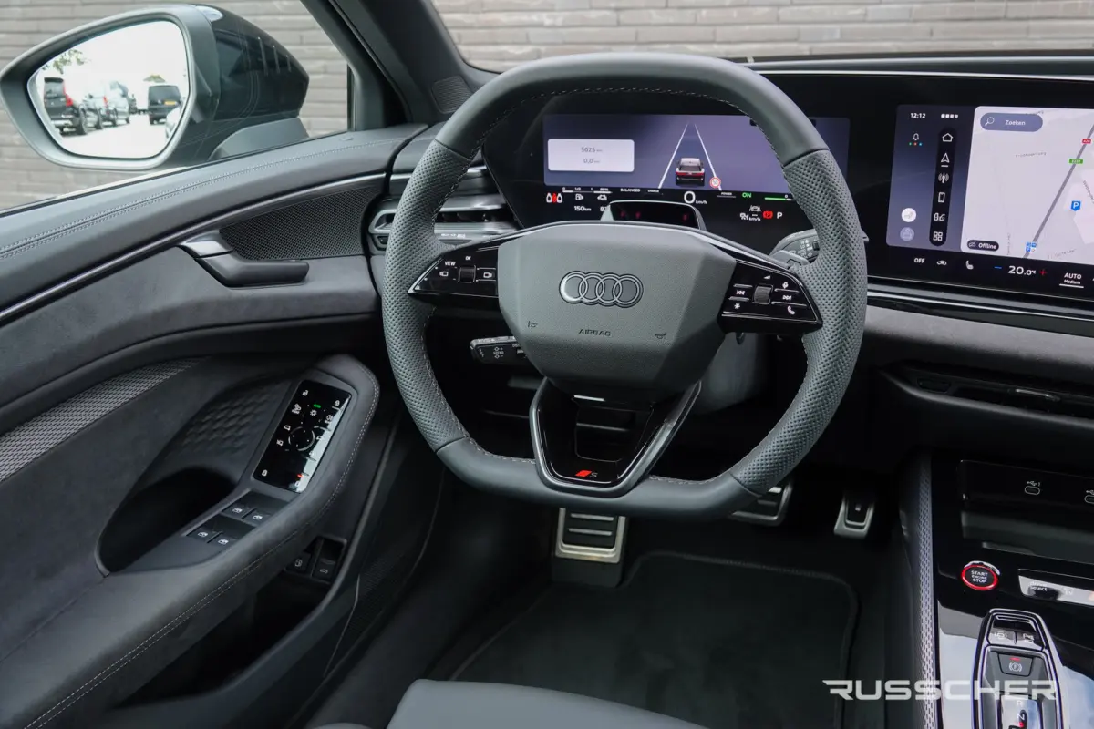 Edition One | 299Pk | quattro | S-Line | Plug-In Hybrid | 360° Camera | 21'' | Mythoszwart