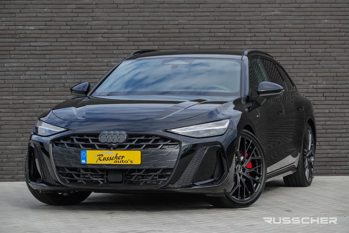 Edition One | 299Pk | quattro | S-Line | Plug-In Hybrid | 360° Camera | 21'' | Mythoszwart