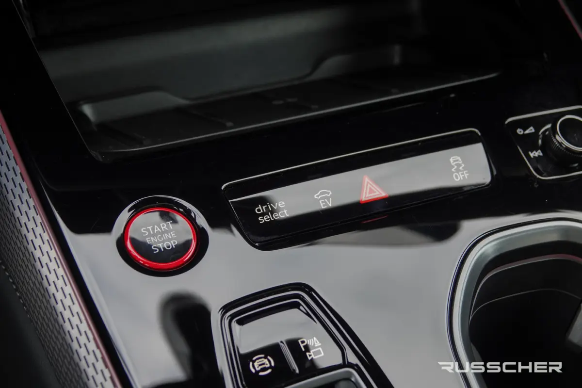 Edition One | 299Pk | quattro | S-Line | Plug-In Hybrid | 360° Camera | 21''