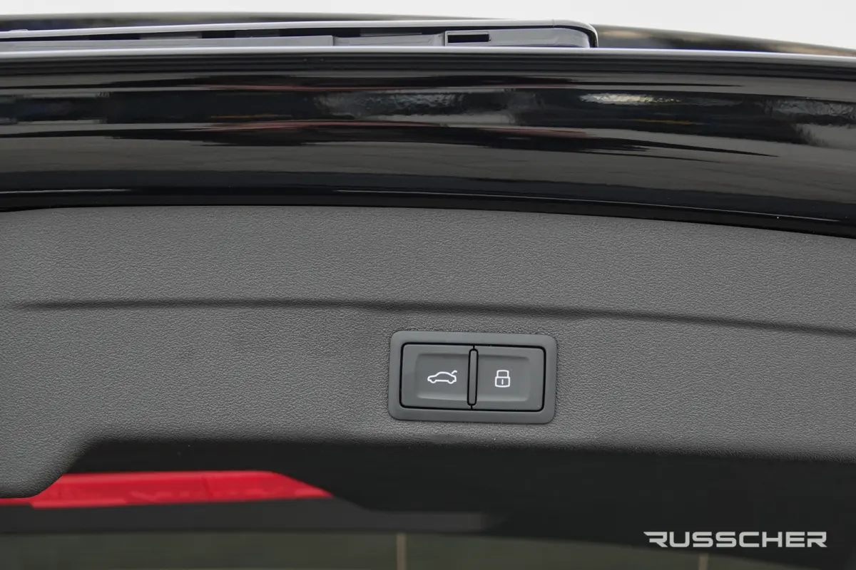 Edition One | 299Pk | quattro | S-Line | Plug-In Hybrid | 360° Camera | 21''